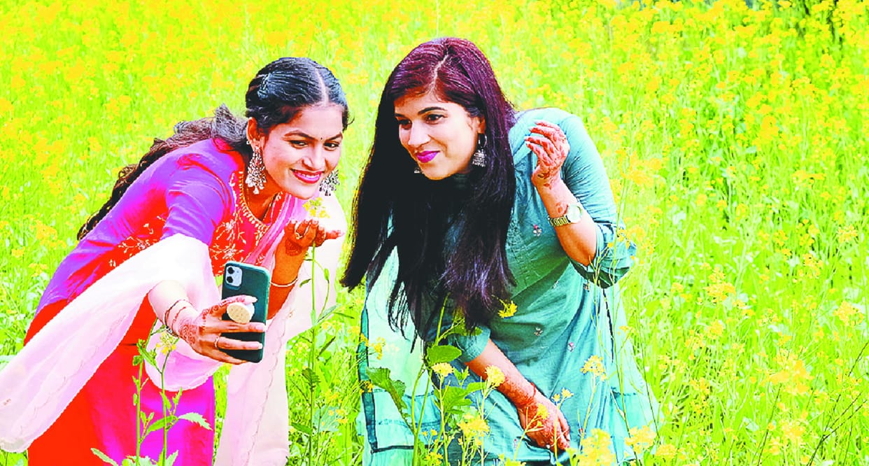 Basant Panchami is being celebrated in Gorakhpur