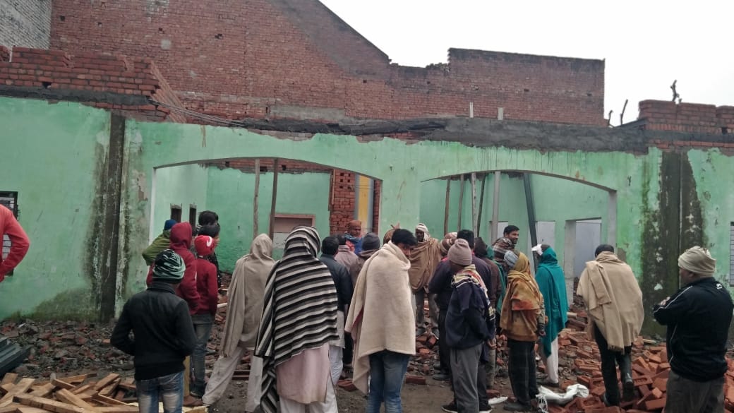 Beam fell while repairing Harijan Choupal