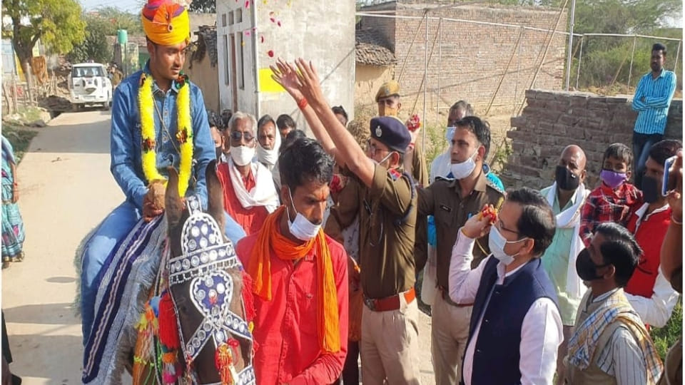 Bride and Groom Bindori ceremony in bundi police presence
