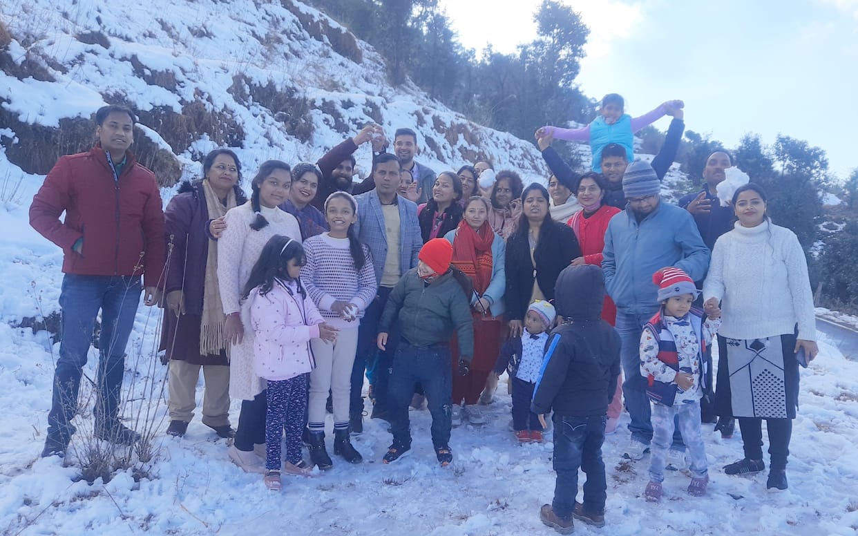tourist enjoy the snowfall in top hill  bahaderpur in bilaspur district himachal