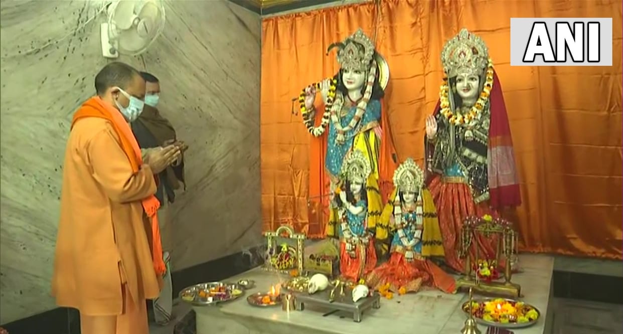 CM yogi greeted with flowers amidst cheers in gorakhpur
