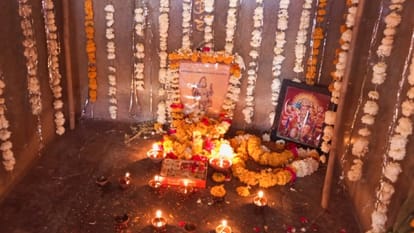 Vasant Panchami in Dhar: Bhojshala, waving saffron flag, chanting of Maa Saraswati