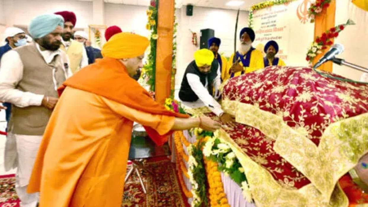UP Election 2022 Yogi Adityanath Worships at Shri Shri Gopal Mandir and Gurudwara