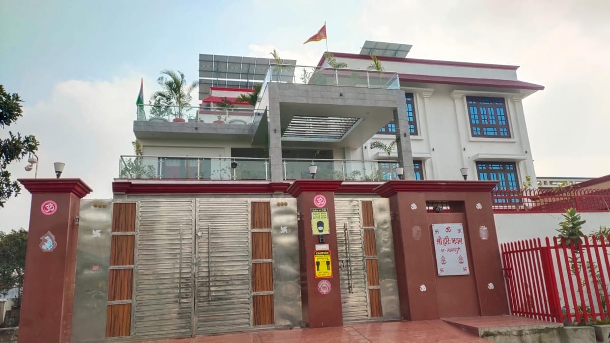 IT team raided on Rakesh Pandey house in Lucknow.
