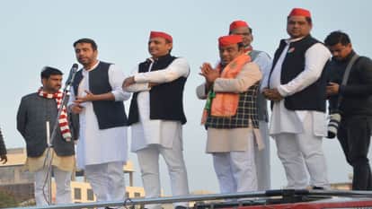 Akhilesh Yadav and Jayant Chaudhary targets BJP in Agra