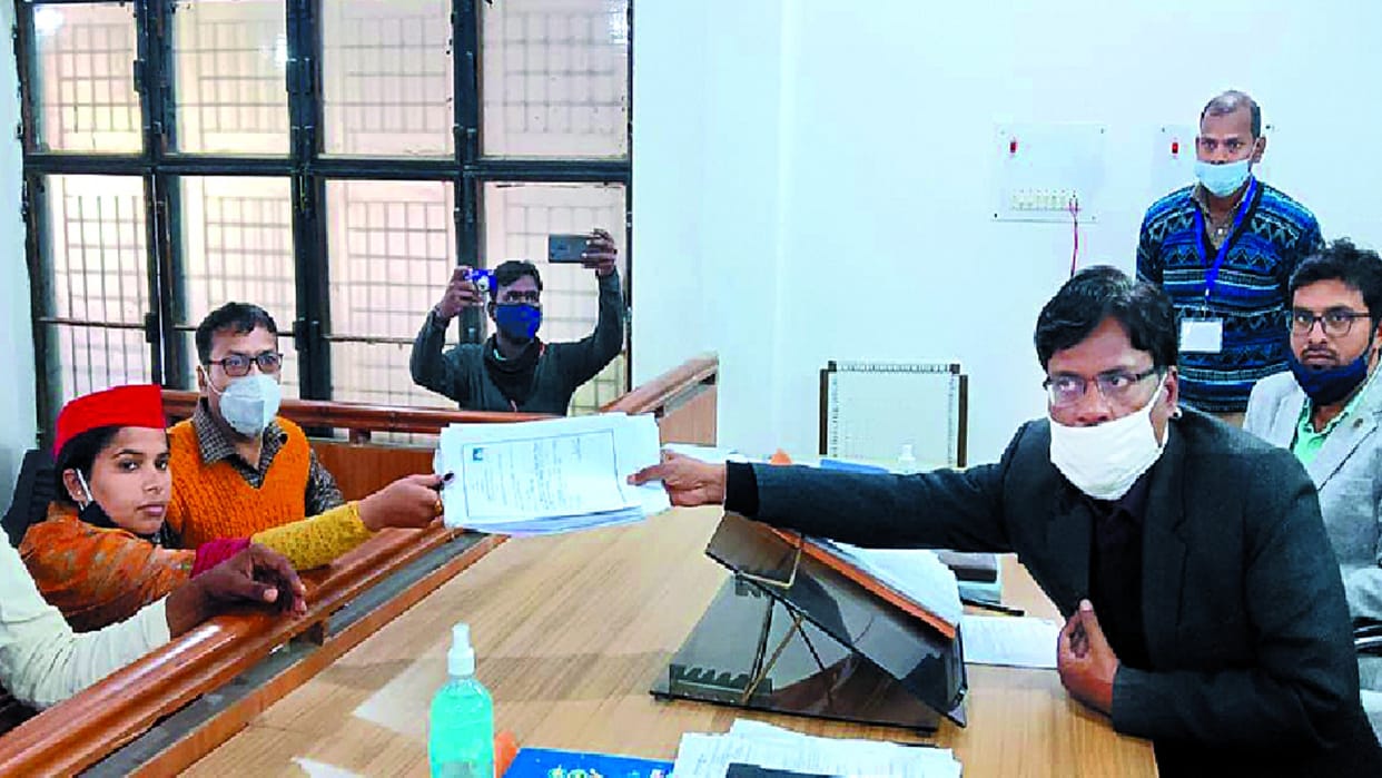 Kaushambi: 12 including Nagendra Singh, Lal Bahadur, Pooja Pal and Atul Dwivedi filled the form