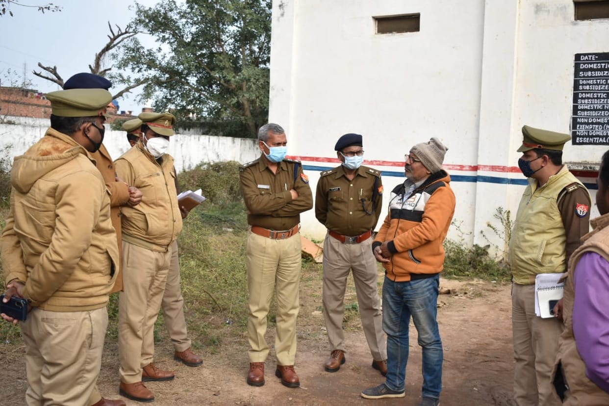 One lakh 92 thousand cash looted from HP Gans Agency employee