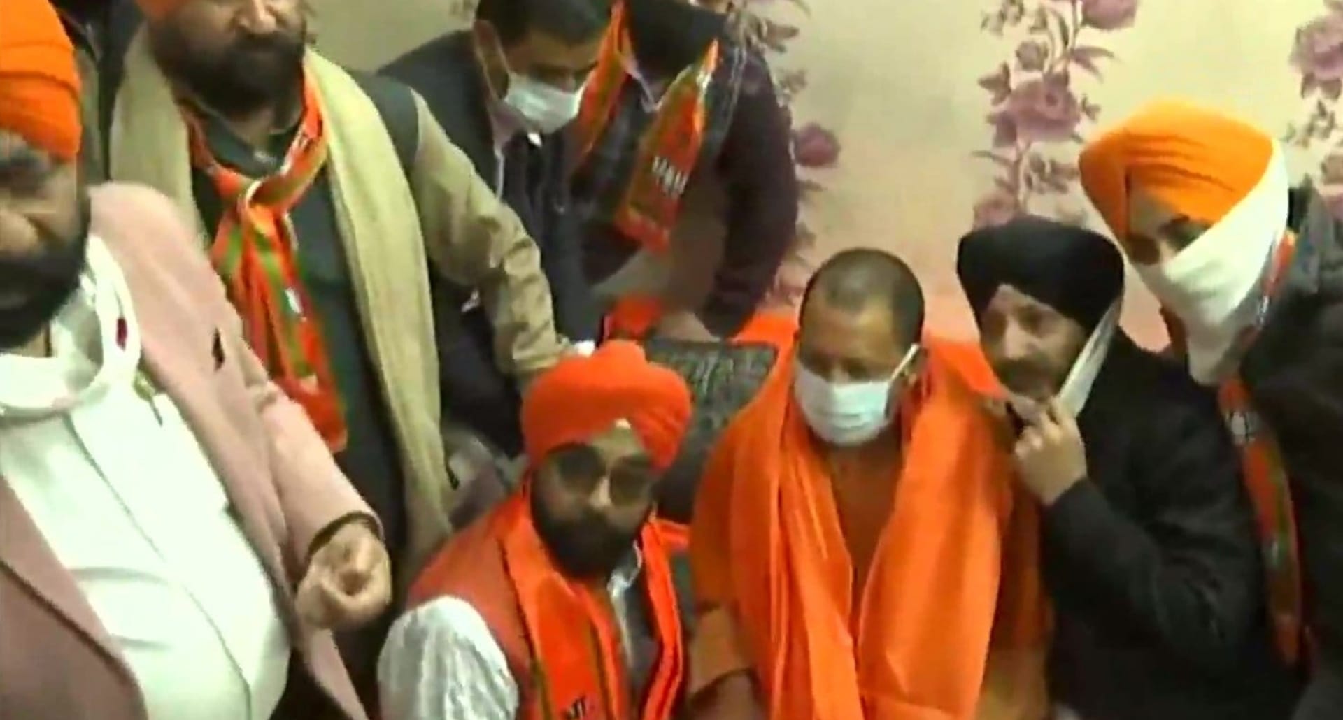 CM Yogi darshan worship at Shri Shri Gopal temple gorakhpur