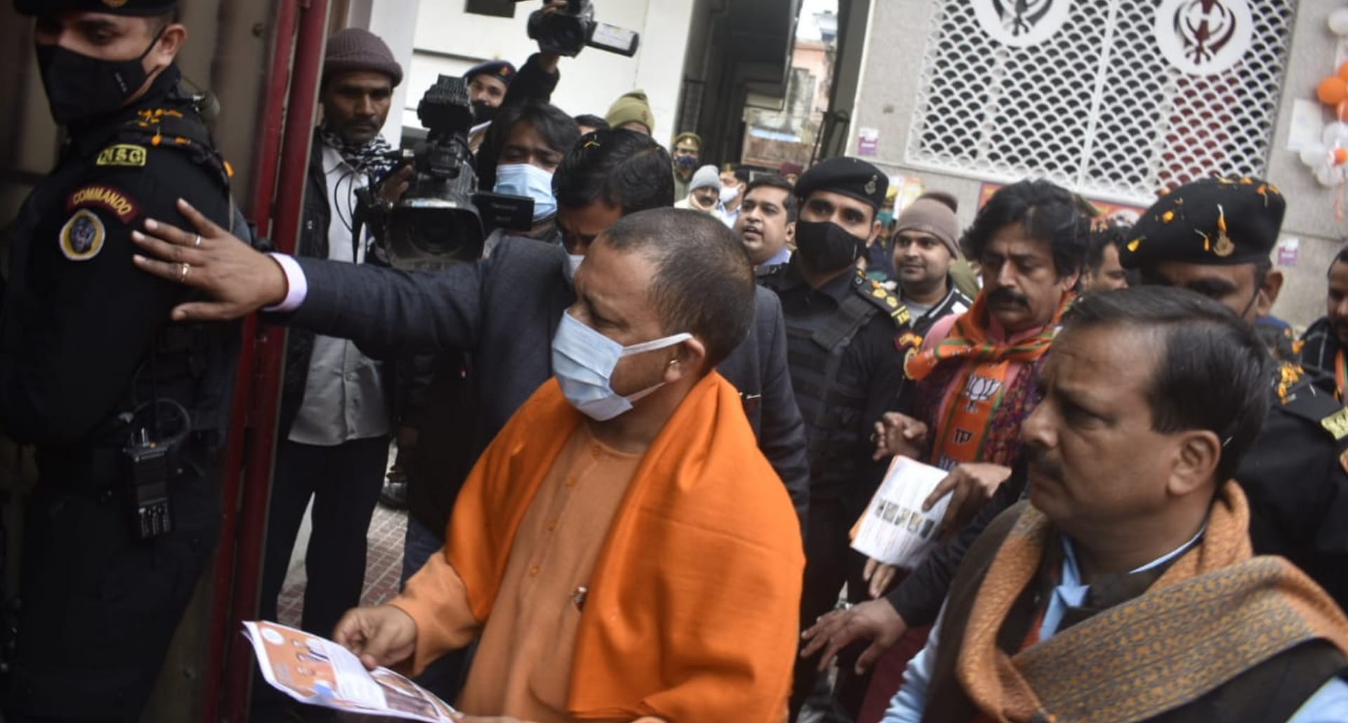 CM Yogi darshan worship at Shri Shri Gopal temple gorakhpur