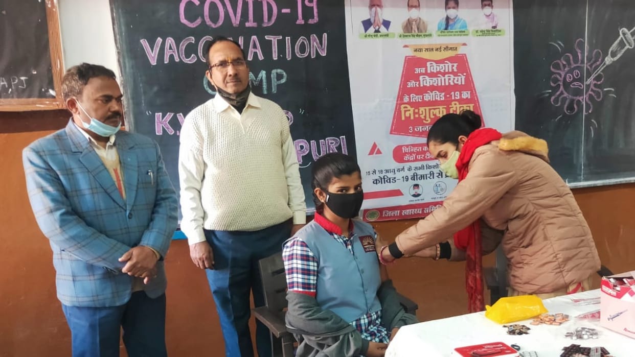 Shivpuri: Second dose of covid-19 administered to 208 students in Kendriya Vidyalaya
