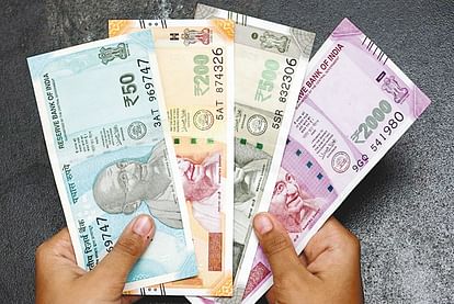 UP News: शिक्षामित्रों का मानदेय बढ़ाने पर विचार कर रही योगी सरकार UP government may increase the salary of shikshamitra.