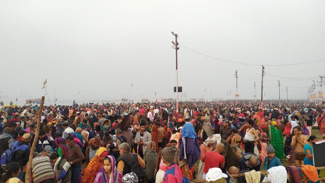 Magh Mela: Vasant Panchami bathing festival today, flood of faith gathered on the Sangam coast