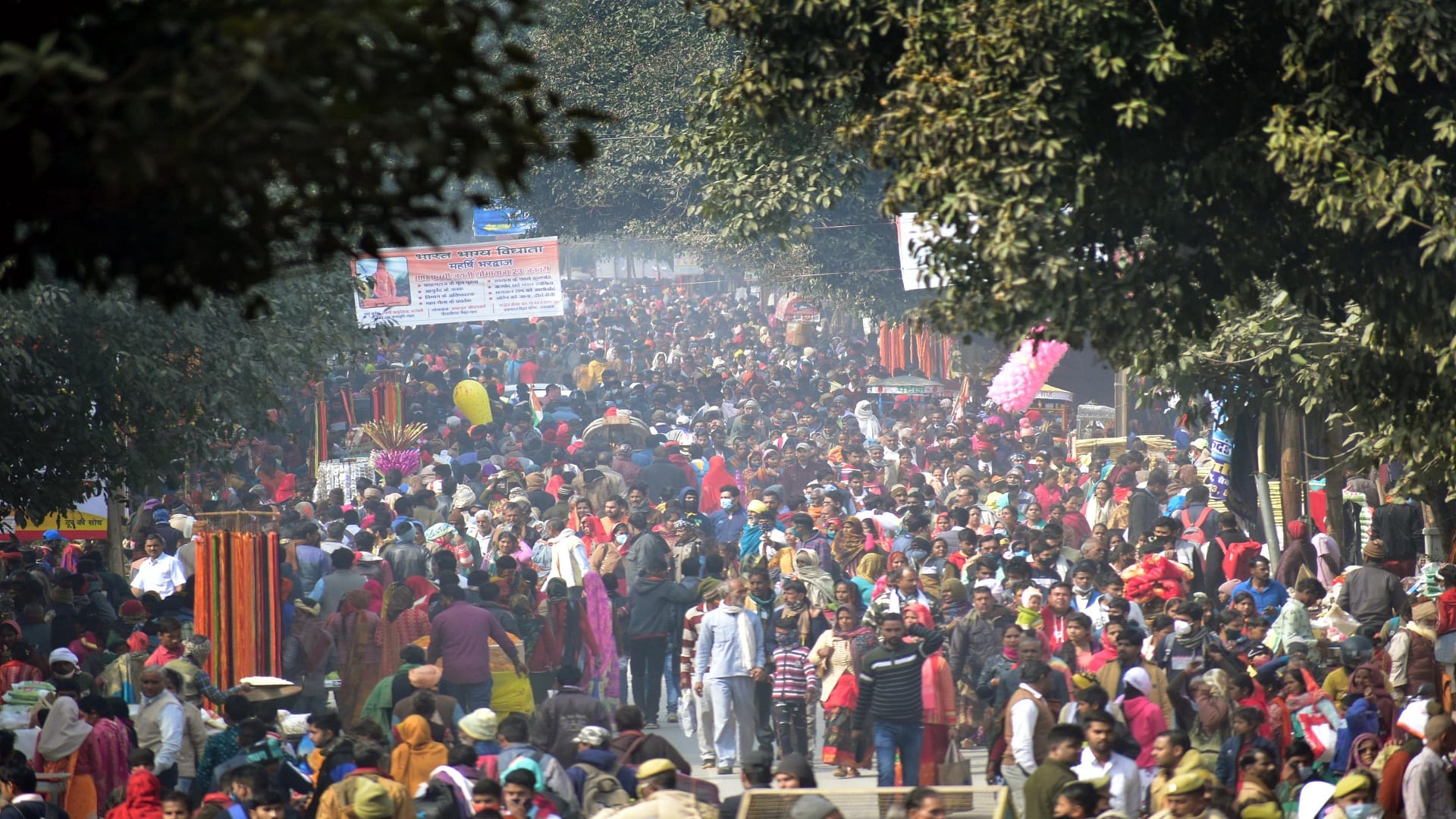 Magh Mela: Vasant Panchami bathing festival today, flood of faith gathered on the Sangam coast