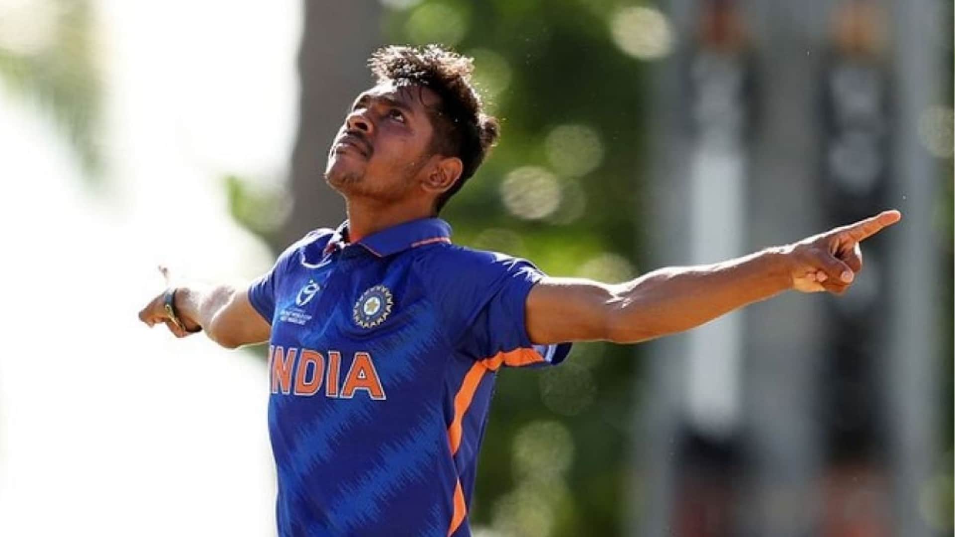 U19 World Cup crpf assistant sub inspector son Ravi Kumar become star bowler in Under-19 World Cup finally fulfills promise made to mother