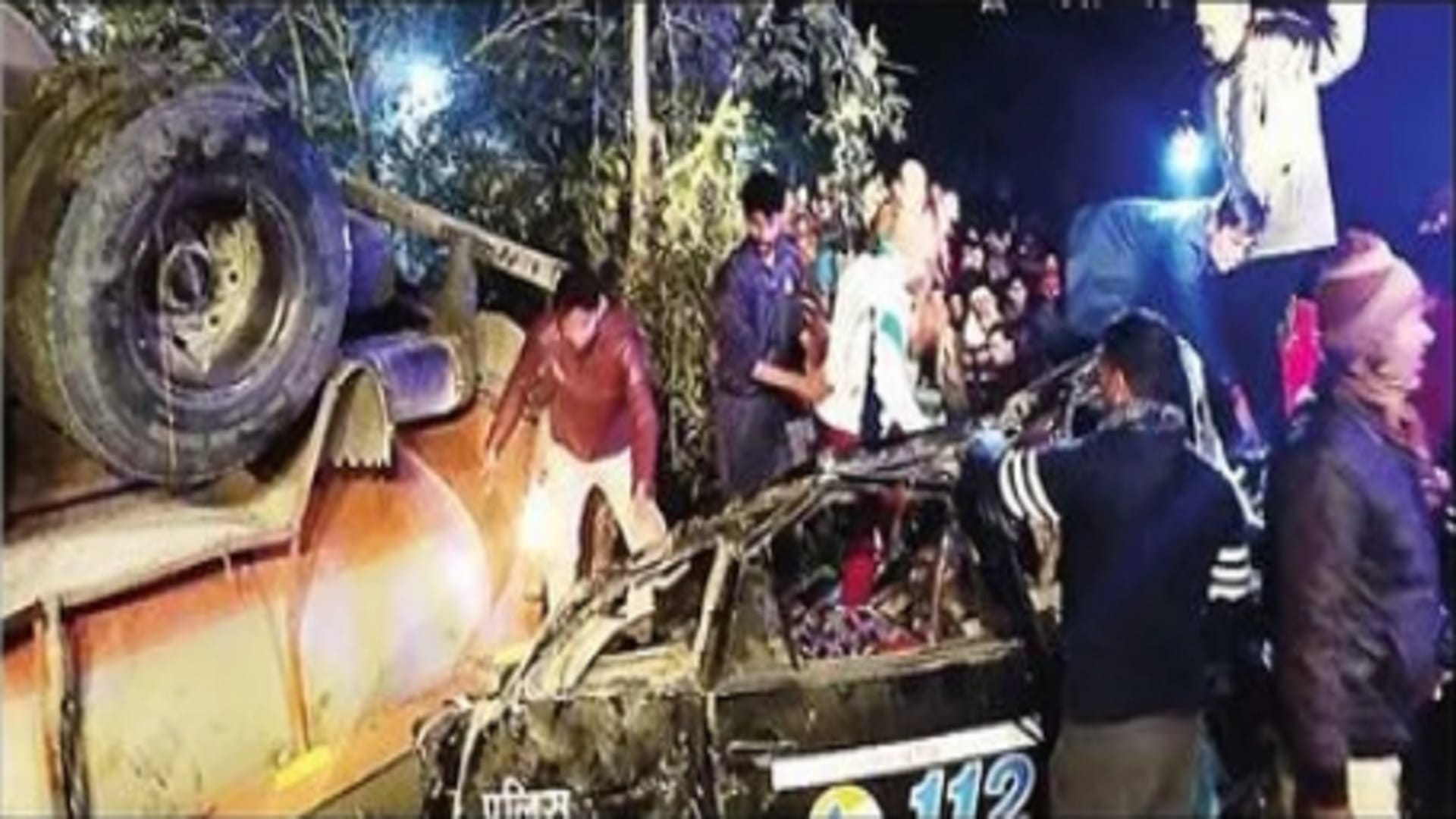 Big Road Accident In Unnao Tanker overturns on PRV in Unnao, three policemen killed