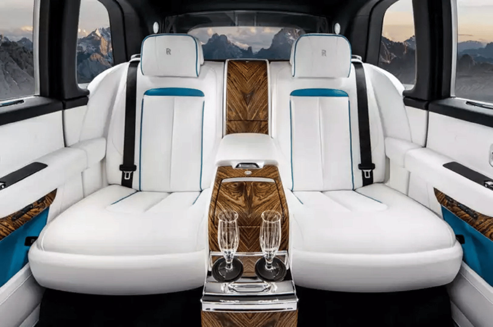 Mukesh Ambani New Car Mukesh Ambani buys ultra-premium Luxury Car Rolls Royce Cullinan SUV Mukesh Ambani Car Number Plate