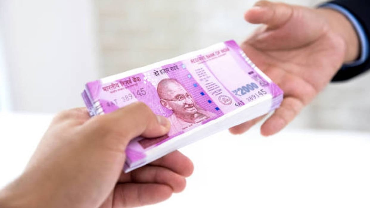 Things to Keep In Mind before Exchanging 2000 rs Note in Bank Know Rules in Hindi