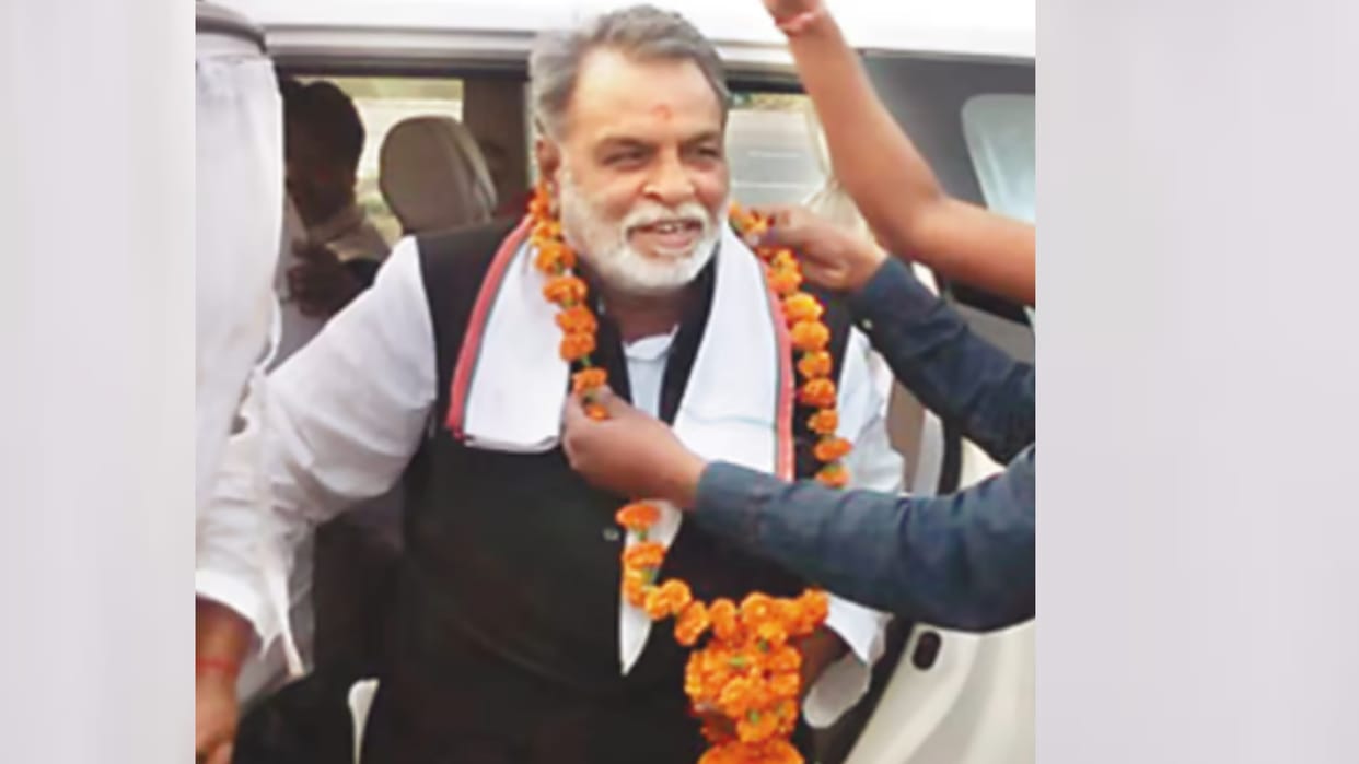 Sharda Prasad Shukla joins BJP.