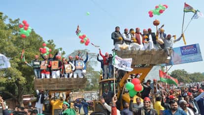 Akhilesh Yadav and Jayant Chaudhary targets BJP in Agra