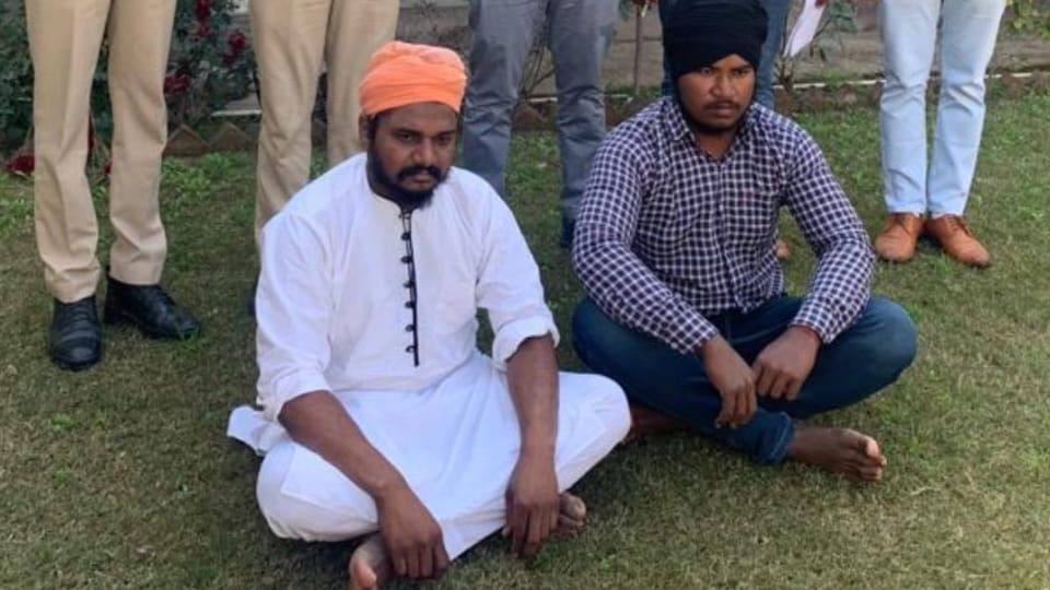 Two miscreants roaming around for robbery arrested in Sri Ganganagar