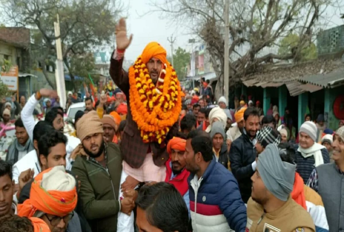UP Election 2022 Minister of State and phephana bjp candidate Upendra Tiwari has only one car but he is  millionaire know about total property