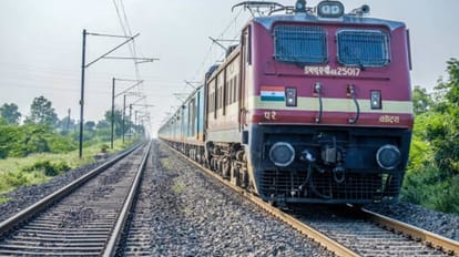 Triveni Express route changed and 12 trains canceled till May 9 on Bareilly-Lucknow route