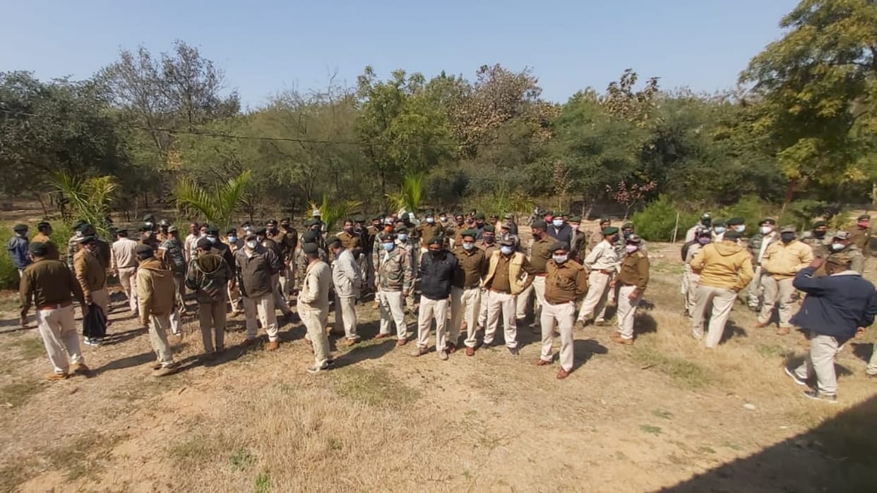 Chhatarpur: In the meeting of the Chief Conservator of Forests, the slogans of DFO Hatao, Panna DFO were handed over the charge of the district.