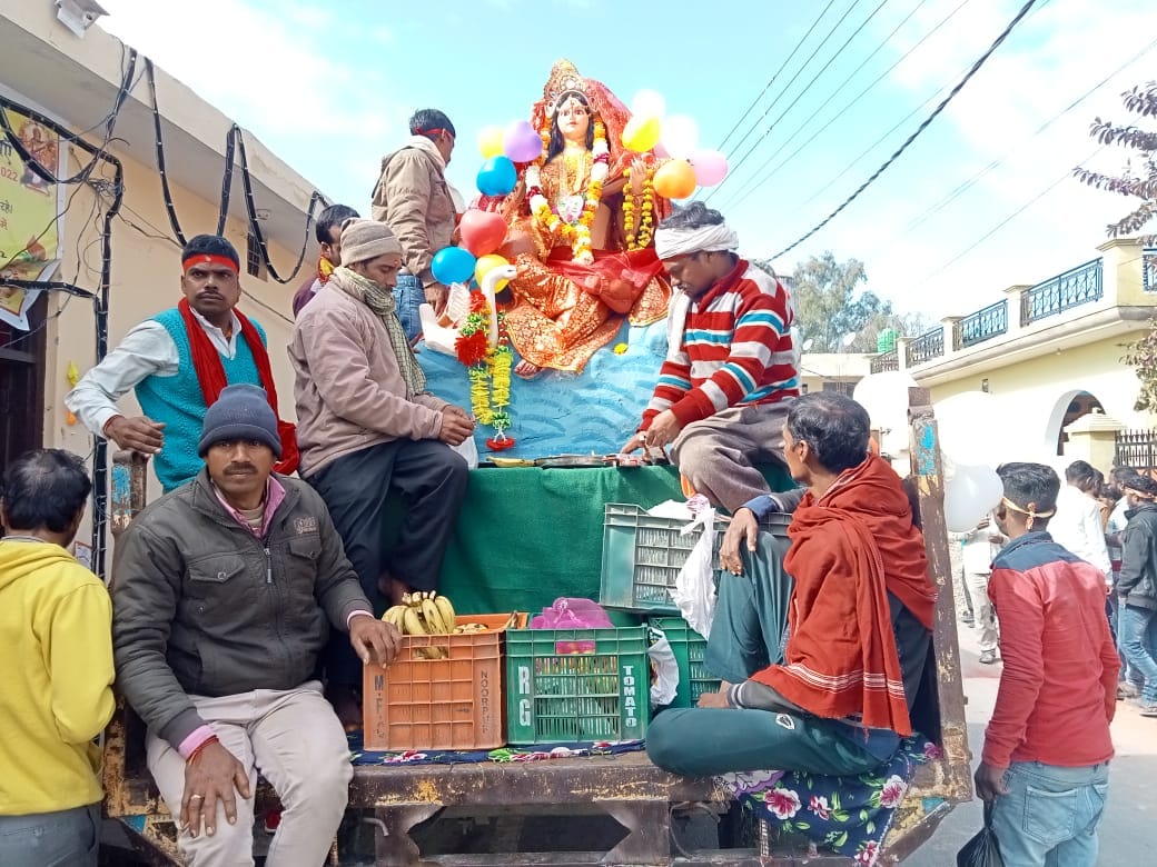 basant panchmi festival organised in santoshgarh una and  maa sarsawti murti  visarjen rasam organise on sunday