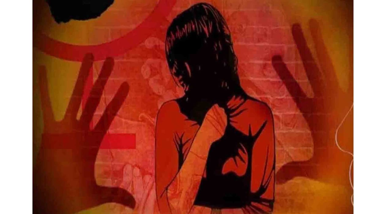 gang misdeed with Dancer in kanpur, report on 11