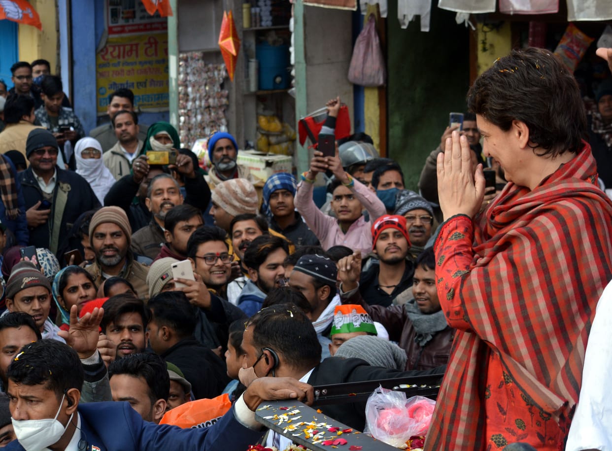 Roadshow Live: People gathered to welcome Priyanka