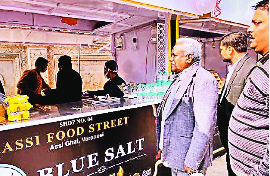 assi Food Street started again People tasted famous cuisine of banaras Smart City and nagar nigam efforts