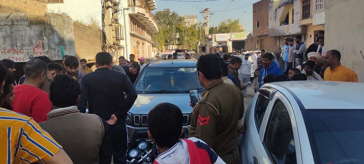 Venue riders fired after hitting Brezza, shrapnel hit the driver's leg