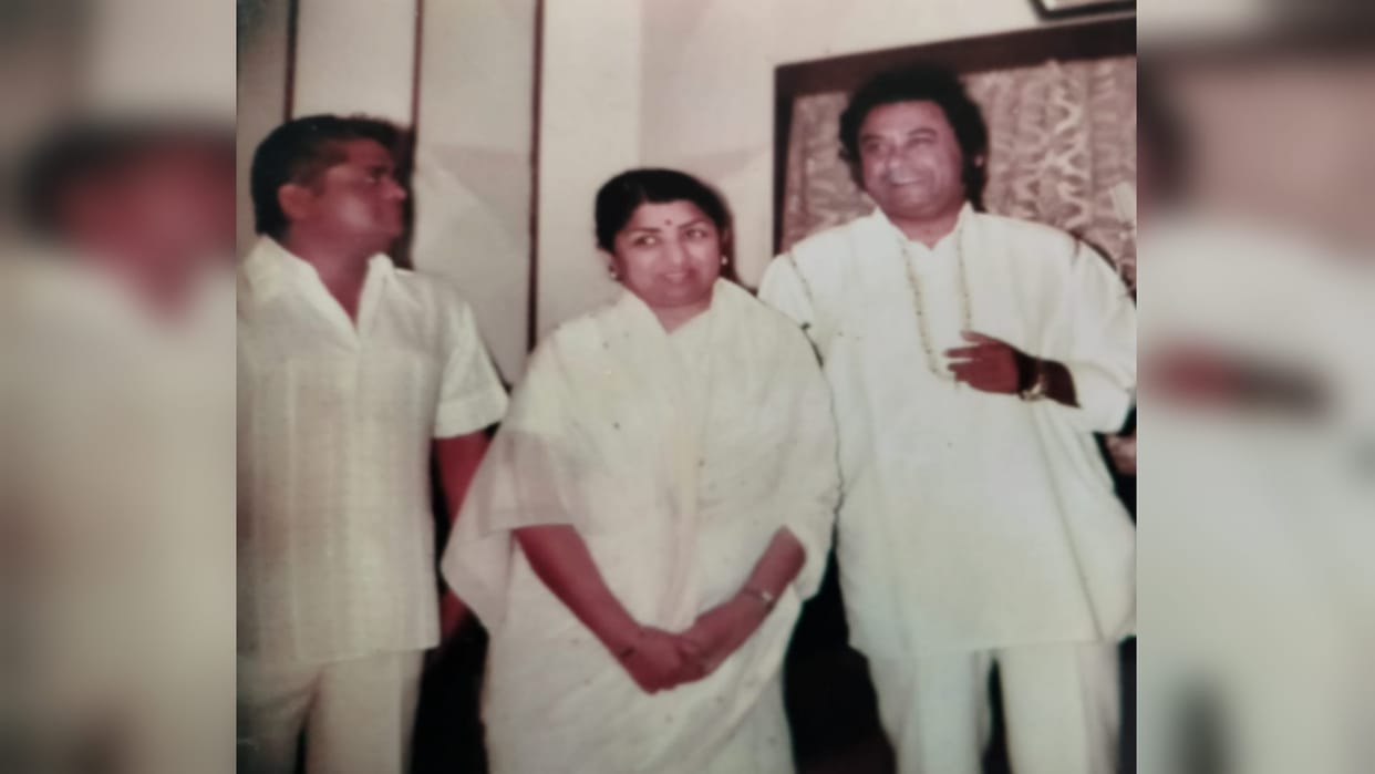 Lata Mangeshkar passes away: memories related to Lata ji by film photojournalist Gyan Dixit of Meerut