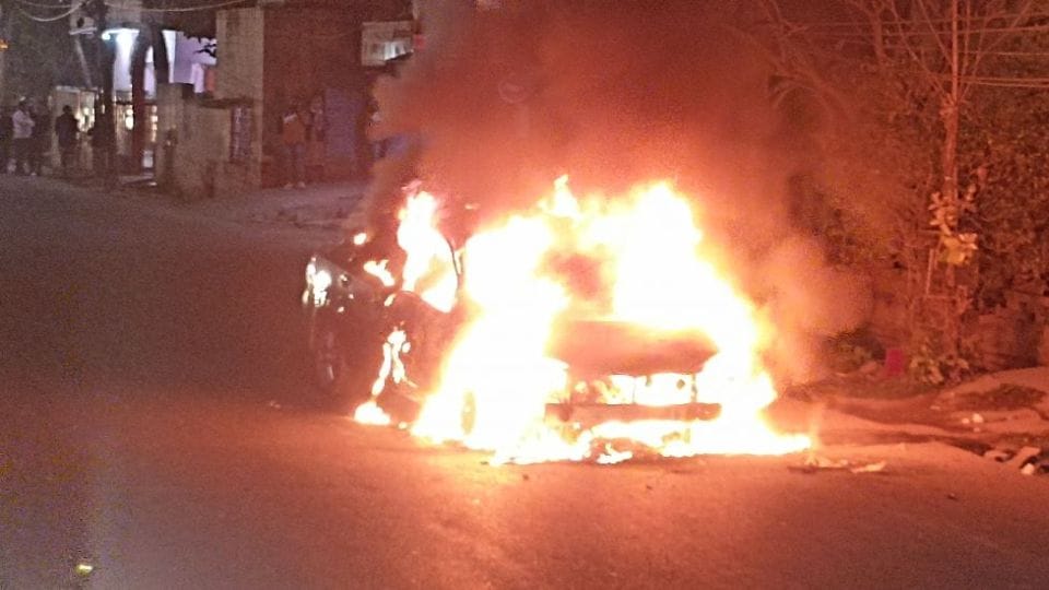Jaguar turns into ball of fire on Delhi-Jaipur highway