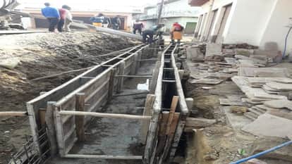 Villagres Protests Successful Drain Construction Started In Dhanauli After 114 Days