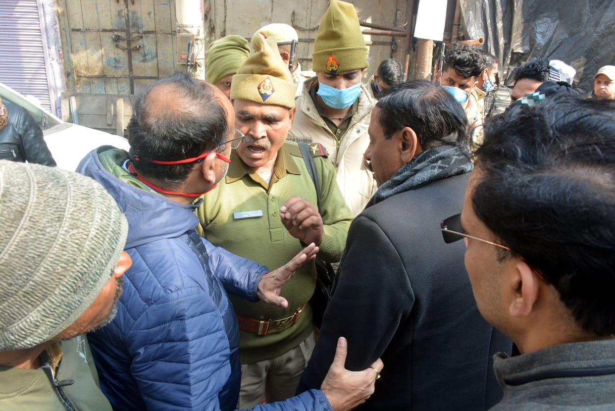 Income tax raid on Soni Jewelers residence