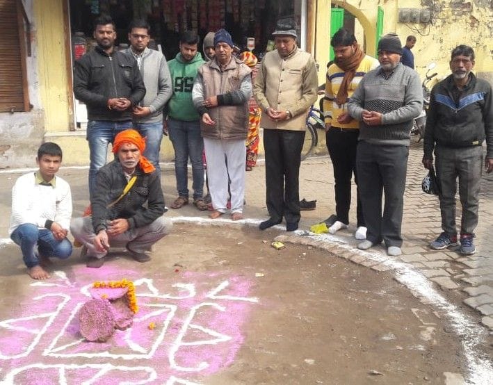 Hathras: Traditionally kept Dhada on Vasant Panchami