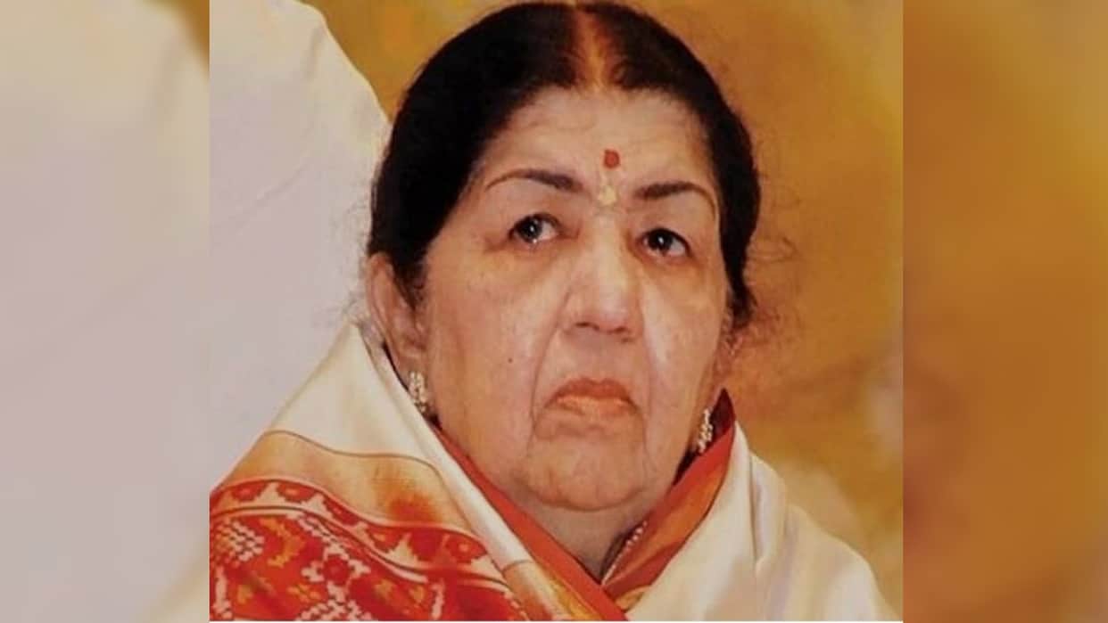 Lata Mangeshkar Know about the facts of Lata Mangeshkar career in Hindi Cinema
