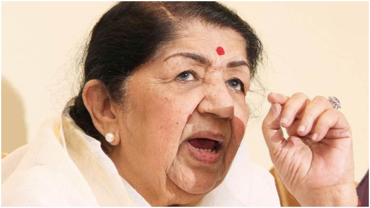 Lata Mangeshkar: In the year 2019 Lata Mangeshkar sang her last song title saugandh mujhe iss mitti ki for the brave soldiers