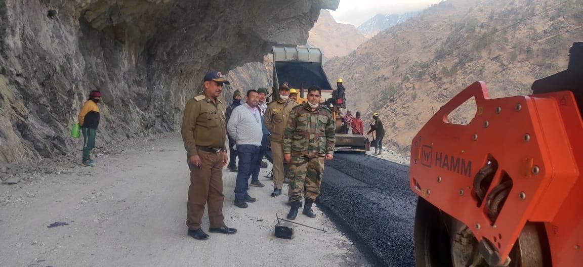Snowfall hinders the construction of Tawaghat-Lipulekh road