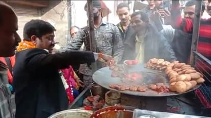 When the minister of Yogi government came out on public relations, Nandi started making chaat