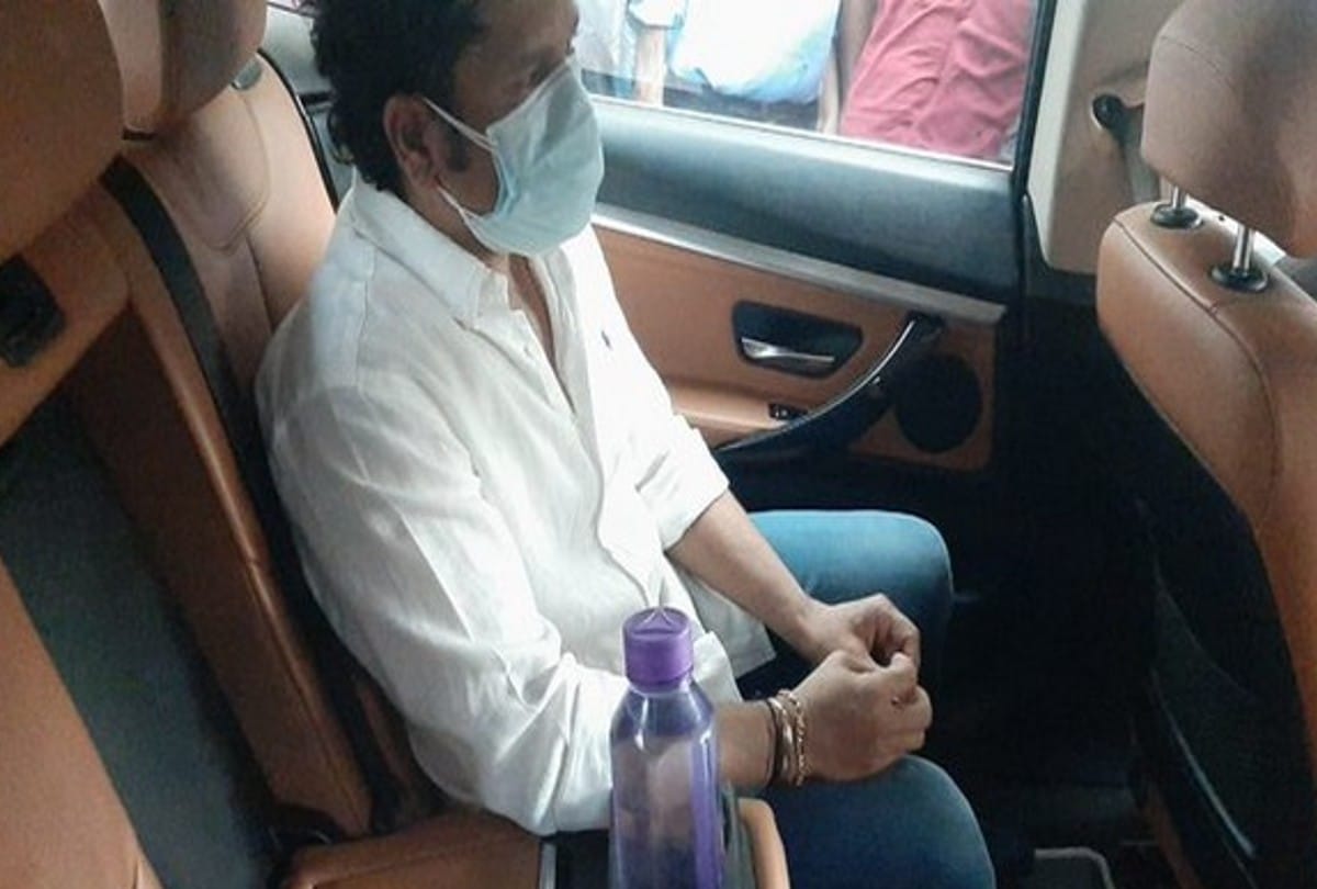 Sachin Tendulkar pays last respects to Lata Mangeshkar says With her a part of me feels lost too