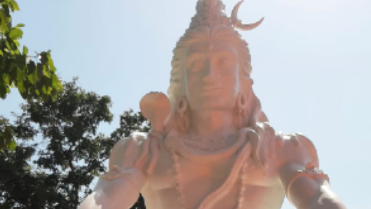 Viraat form of faith in Sehore: 25 feet high idol of Lord Shiva installed, devotees coming from far and wide to see