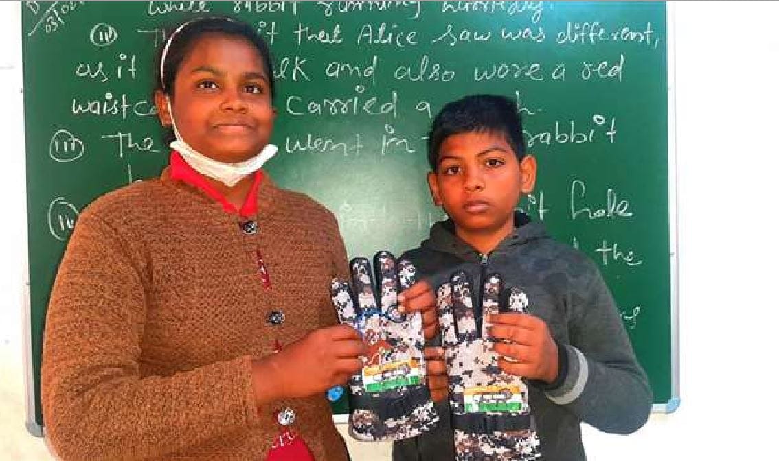 Invention of cap and gloves to protect soldiers from cold on border in varanasi letter written to PM modi