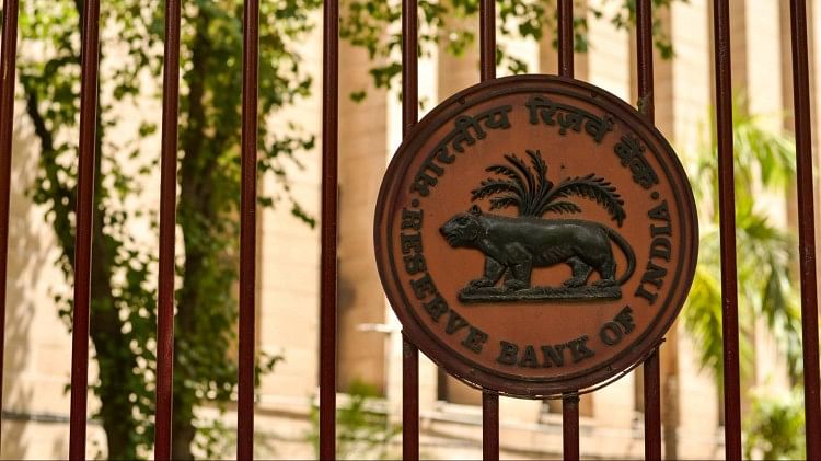 RBI expressed concern over increase in unsecured loans threat to financial stability