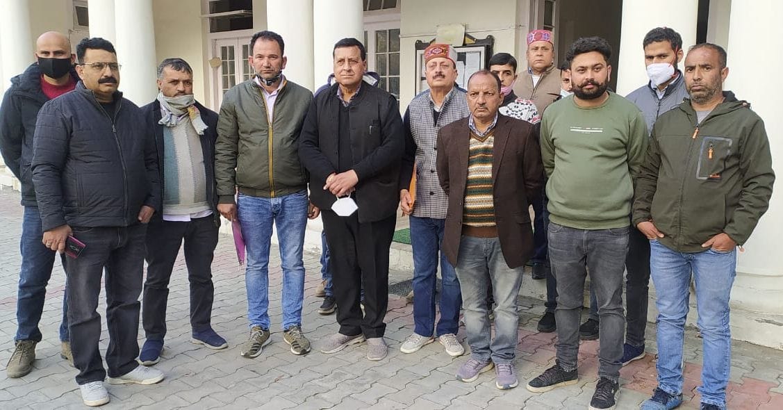 contractor protest against m farm condition by government