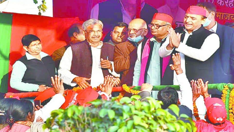 UP Chunav 2022: SP Chief Akhilesh Yadav Visit Agra, Asked How Many Seats SP Are Getting