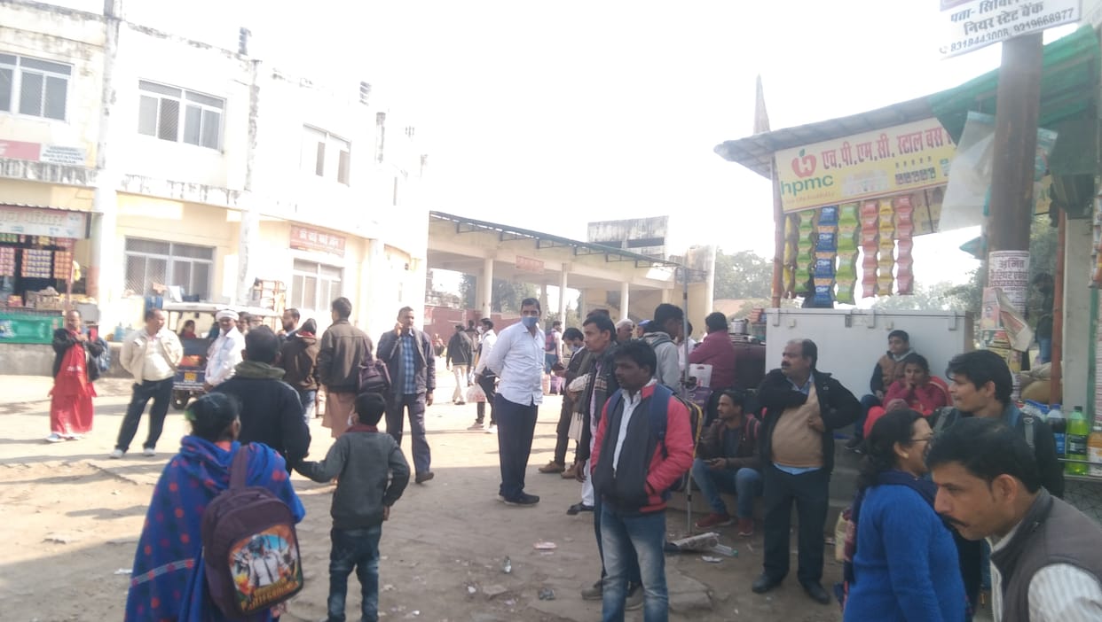 People upset due to lack of vehicles in the season of Sahalag