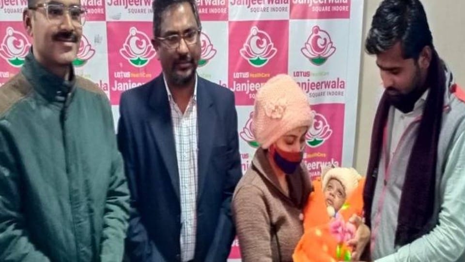 Indore: Heart of 23-day-old newborn was beating 350 times in a minute, life was saved by giving electric shock.