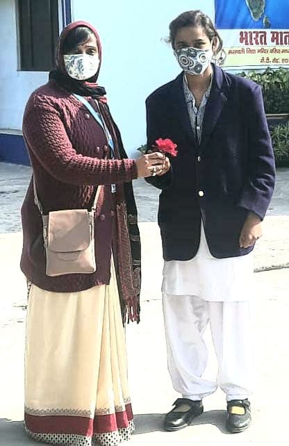 Welcomed the students who reached the school, looked excited